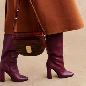 Sézane Amandine Boots Smooth
Burgundy Bordeaux Lthr Size 39 US
8 ARCHIVED RARE